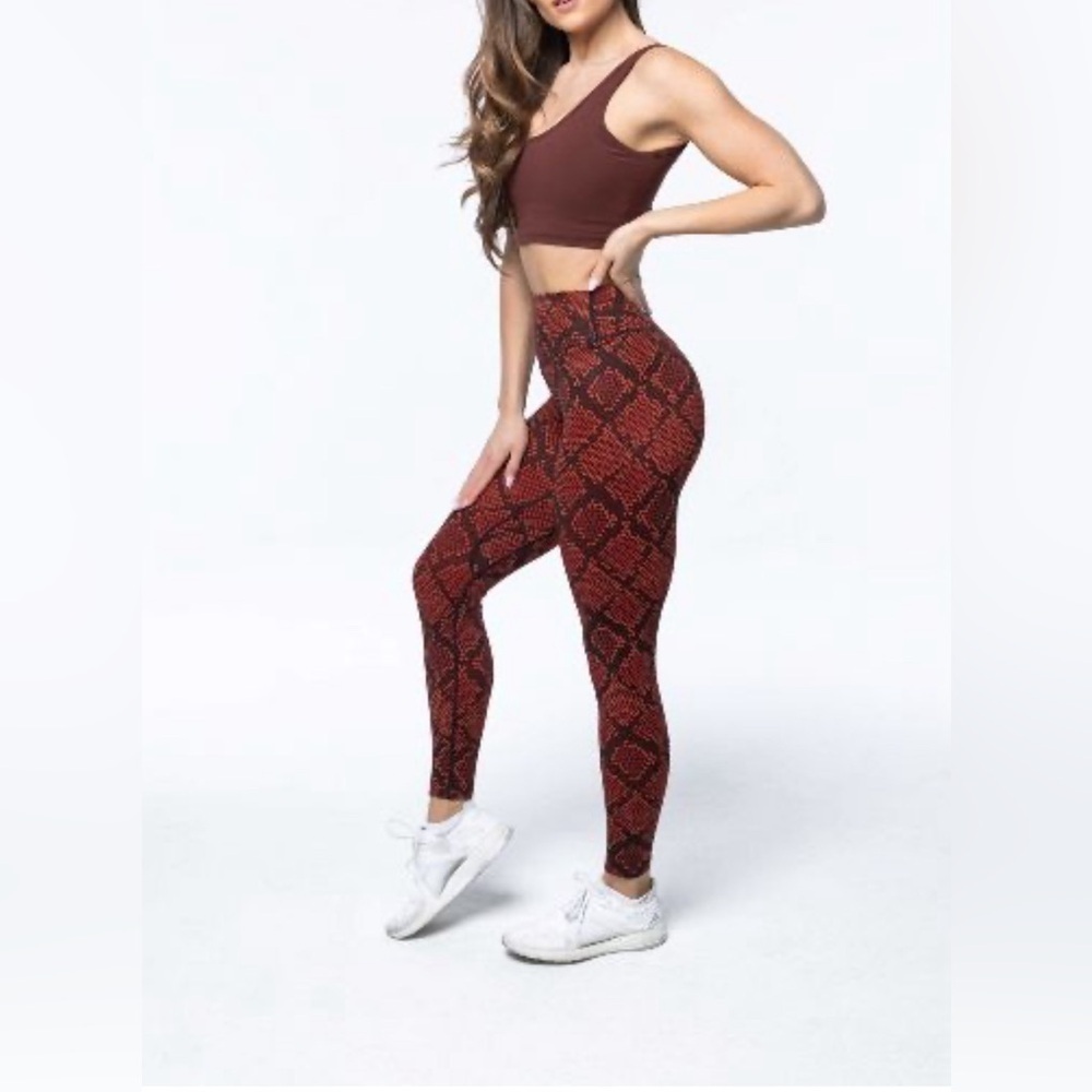 The Vitality Ascend Pant - Viper - Revitalized Size Small